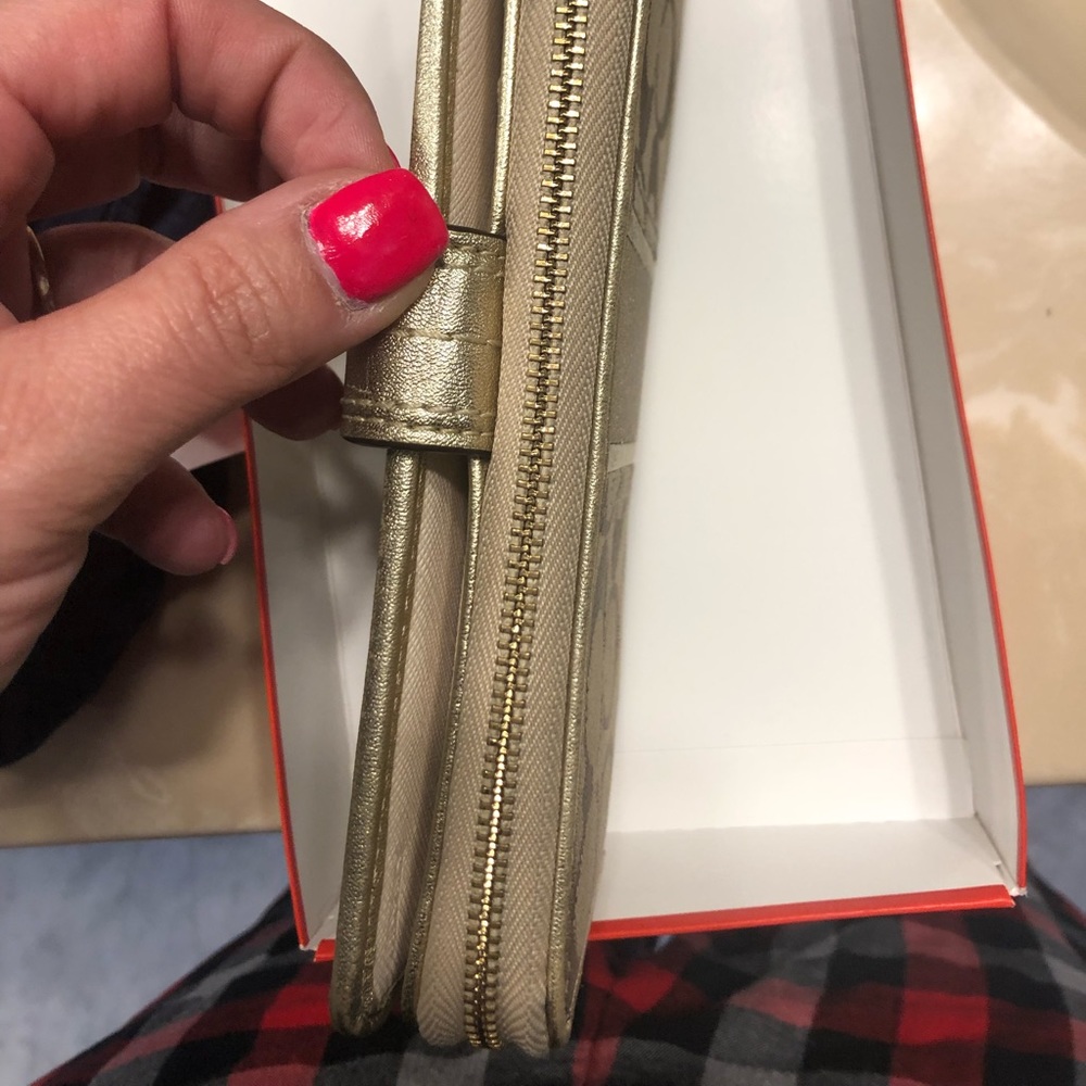 Coach Wallet - Picture 4 of 7